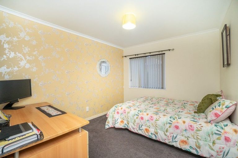 Photo of property in 155 Schnell Drive, Kelvin Grove, Palmerston North, 4414