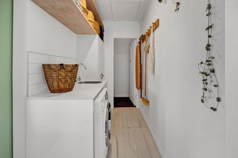 Photo of property in 9 Omata Road, Westown, New Plymouth, 4310