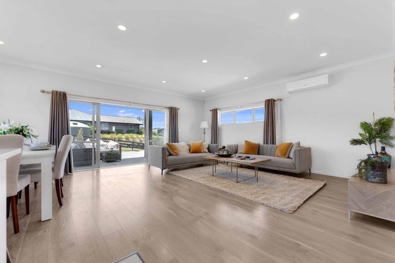 Photo of property in 9 Mclachlan Way, Pokeno, 2471