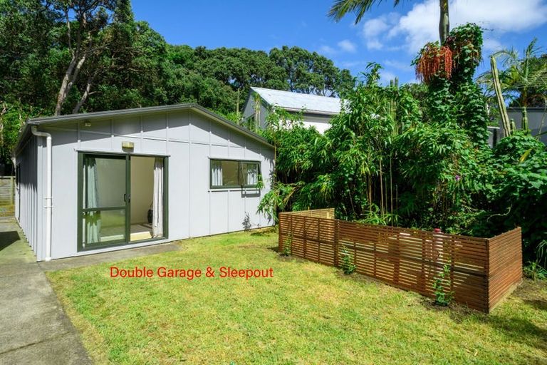 Photo of property in 379 Motutara Road, Muriwai, Waimauku, 0881