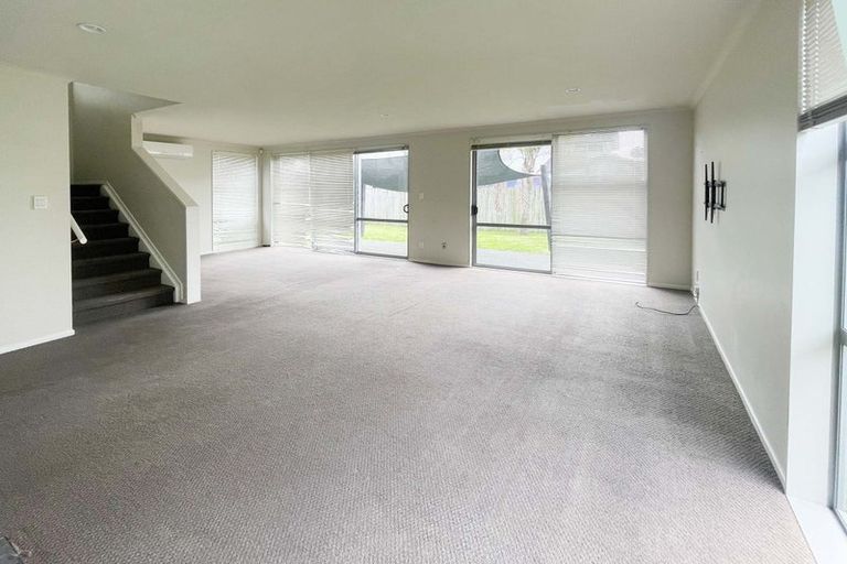 Photo of property in 25 Figaro Crescent, Takanini, 2112