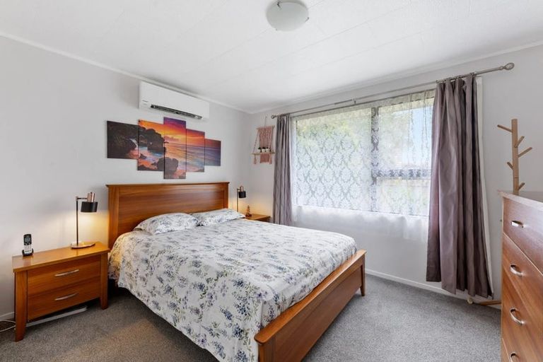 Photo of property in 2/295 Massey Road, Mangere East, Auckland, 2024