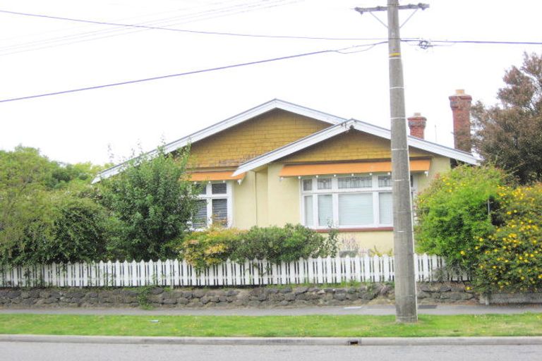 Photo of property in 124 Packe Street, Edgeware, Christchurch, 8013