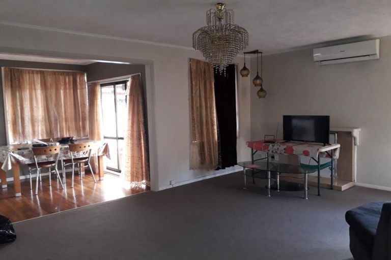 Photo of property in 10 Nogat Avenue, Papatoetoe, Auckland, 2024