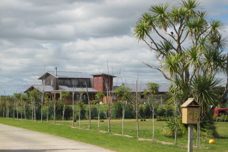 Photo of property in 38 Ohiwa Parade, Ohope, 3121