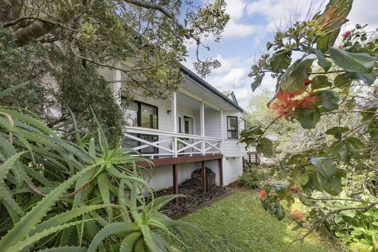 Photo of property in 32 Moire Road, Massey, Auckland, 0614