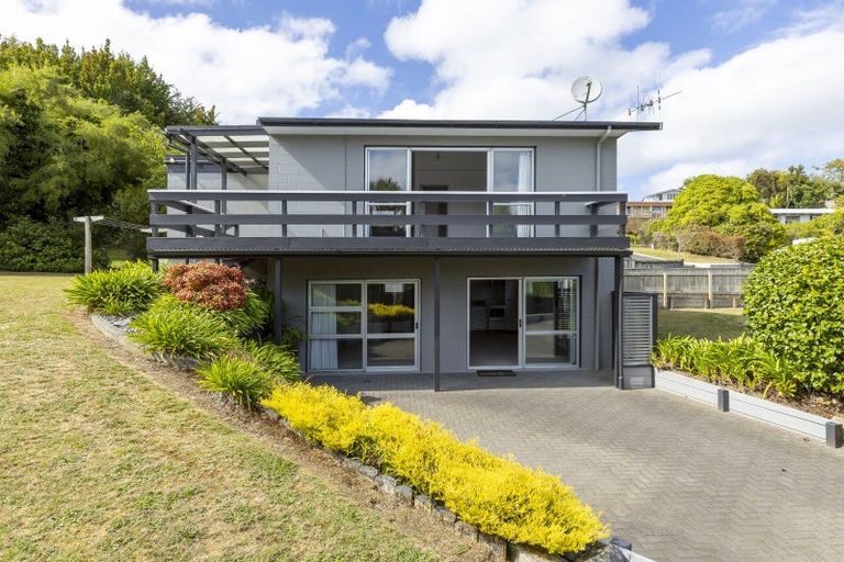 Photo of property in 32 Tremaine Avenue, Two Mile Bay, Taupo, 3330