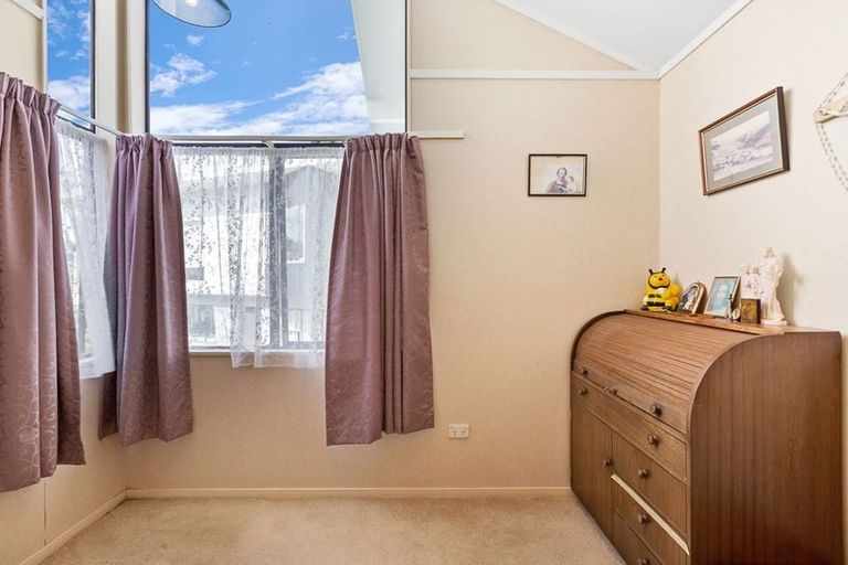 Photo of property in 28 Maori Hut Road, Red Beach, 0932