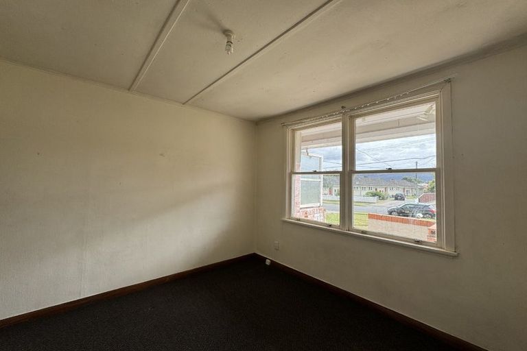 Photo of property in 82-88 Strand Crescent, Naenae, Lower Hutt, 5011