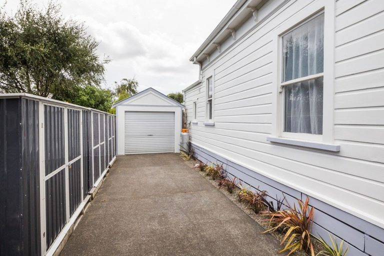 Photo of property in 39 Manson Street, Terrace End, Palmerston North, 4410