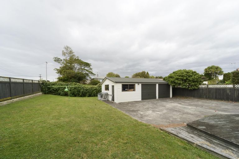 Photo of property in 1 Escort Grove, Awapuni, Palmerston North, 4412