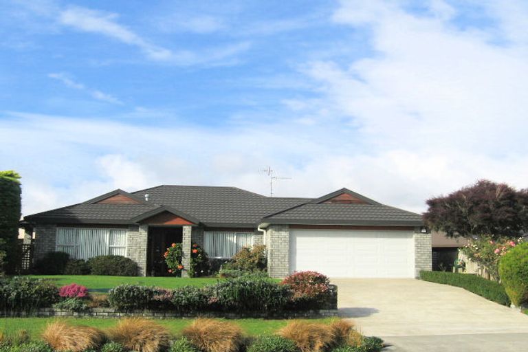Photo of property in 98 Cedar Drive, Paraparaumu Beach, Paraparaumu, 5032
