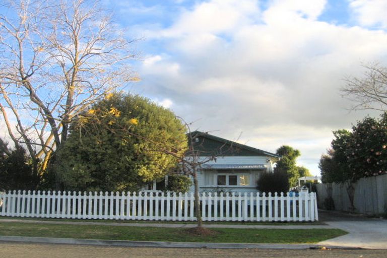 Photo of property in 811 Jervois Street, Mayfair, Hastings, 4122