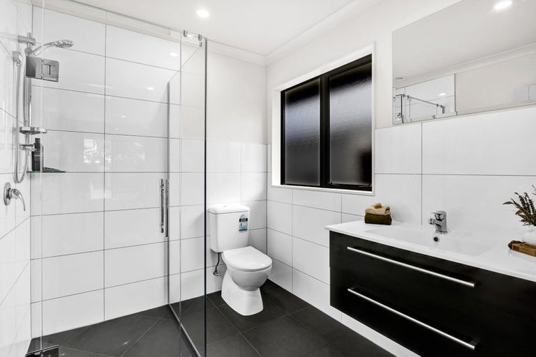 Photo of property in 1 Douglas Street, Hawera, 4610