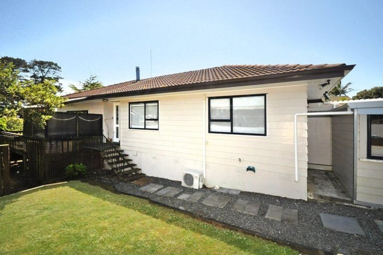 Photo of property in 93 Burundi Avenue, Clendon Park, Auckland, 2103