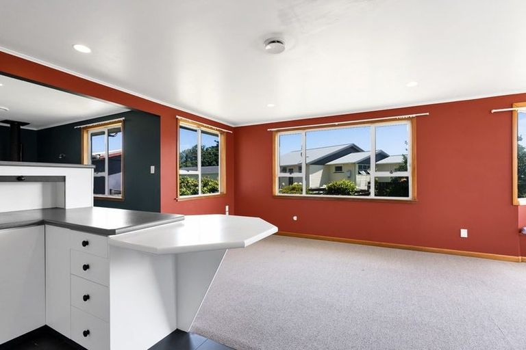 Photo of property in 32 Dieffenbach Street, Opunake, 4616