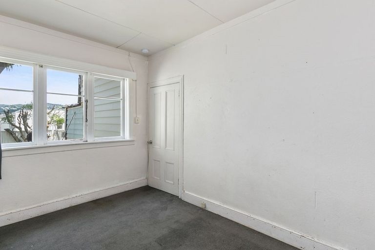 Photo of property in 60 Roxburgh Street, Mount Victoria, Wellington, 6011
