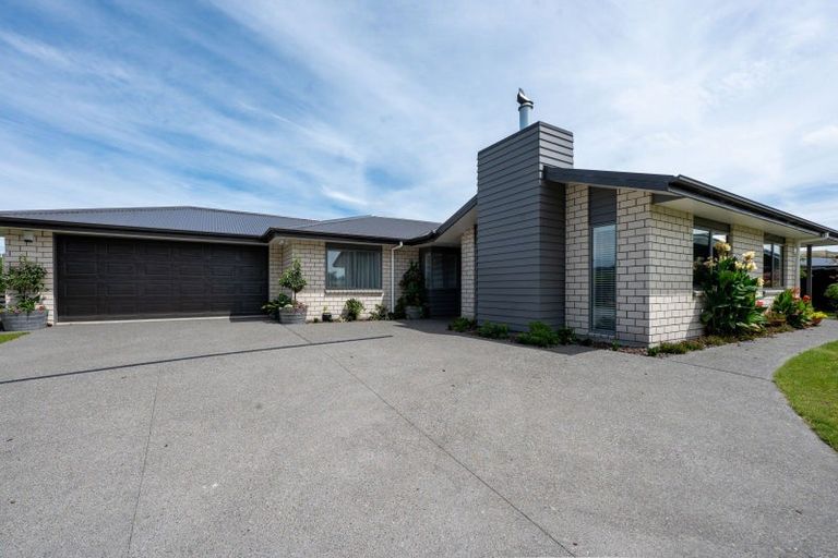 Photo of property in 8 Larches Lane, Kinloch, Taupo, 3377