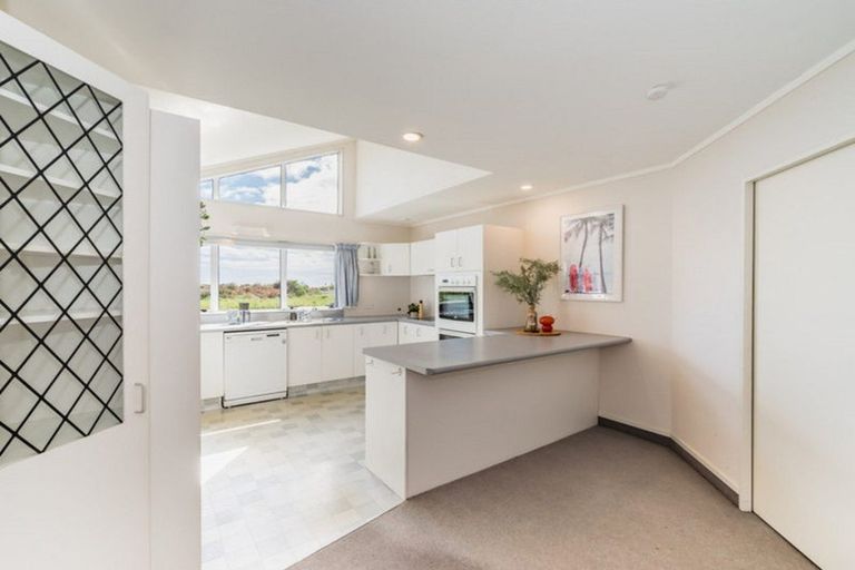 Photo of property in 300 Manly Street, Paraparaumu Beach, Paraparaumu, 5032