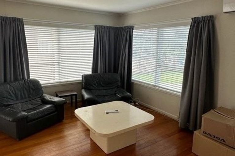Photo of property in 1/87 Lake Road, Belmont, Auckland, 0622