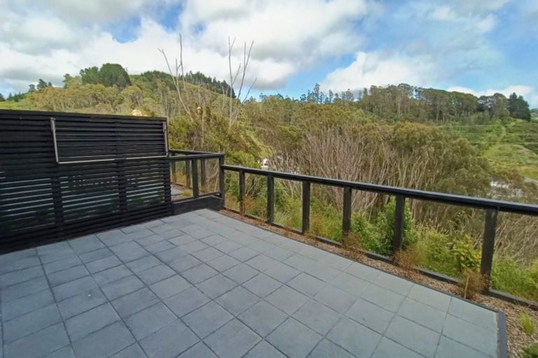 Photo of property in 32 Holystone Road, Whitby, Porirua, 5024