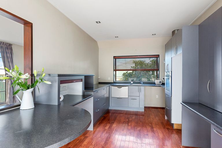 Photo of property in 220 South Road, Caversham, Dunedin, 9012