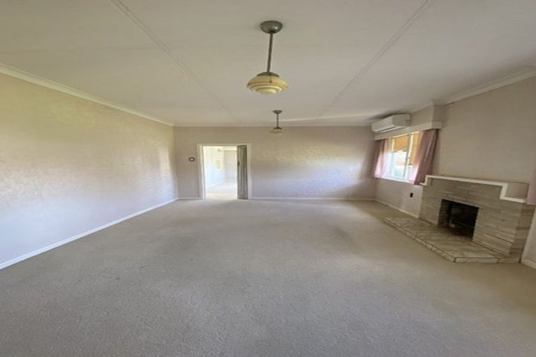 Photo of property in 16 Nicholson Avenue, Papatoetoe, Auckland, 2025