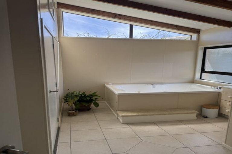 Photo of property in 38 Mcintyre Road, Mangere Bridge, Auckland, 2022
