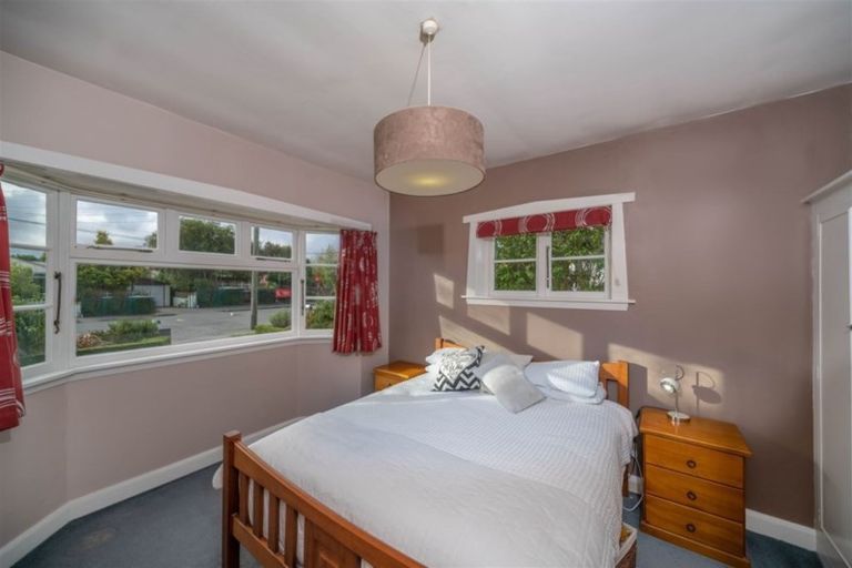 Photo of property in 15 Aorangi Road, Bryndwr, Christchurch, 8053