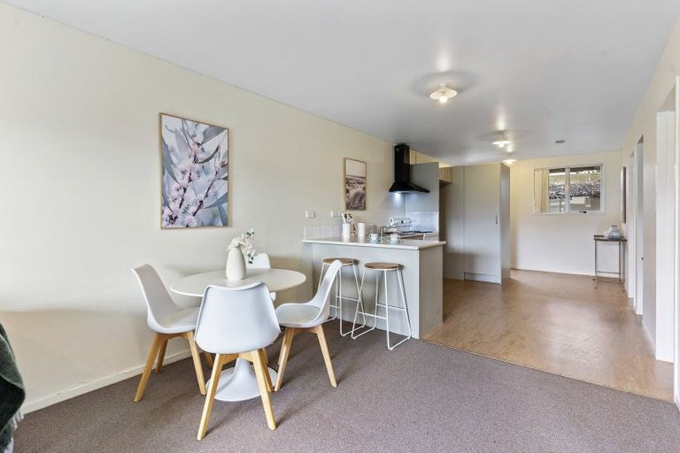 Photo of property in 1/242 Great North Road, Henderson, Auckland, 0612