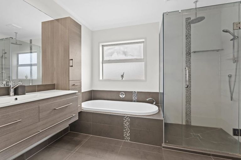 Photo of property in 126 Maire Road, Orewa, 0931