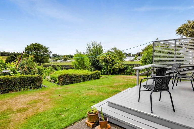 Photo of property in 22 Mills Street, Eltham, 4322