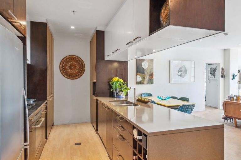 Photo of property in Chews Lane Apartments, 16c/9 Chews Lane, Wellington Central, Wellington, 6011