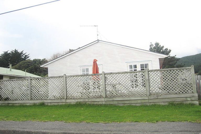 Photo of property in 120 Tilley Road, Paekakariki, 5034