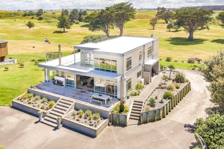 Photo of property in 34 Longbeach Drive, Castlecliff, Whanganui, 4501