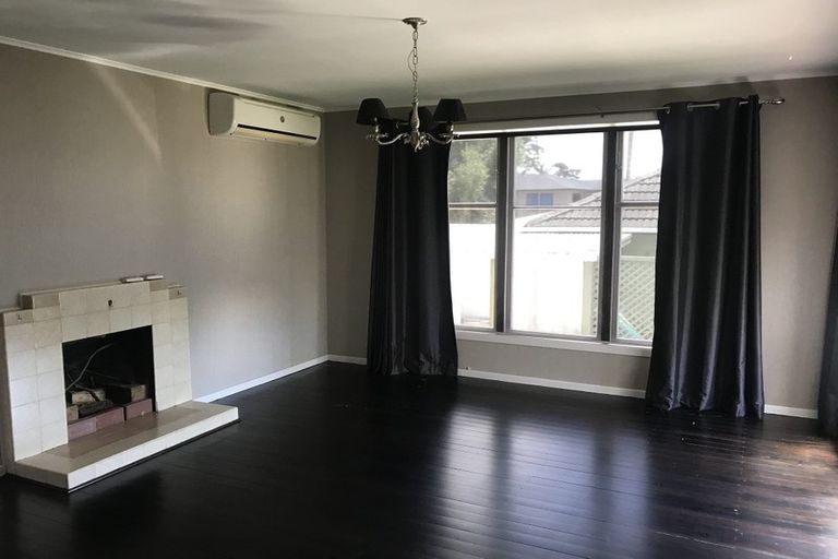 Photo of property in 2/14 Amberley Avenue, Te Atatu South, Auckland, 0610