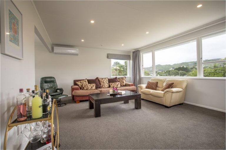 Photo of property in 12 Lenox Grove, Johnsonville, Wellington, 6037