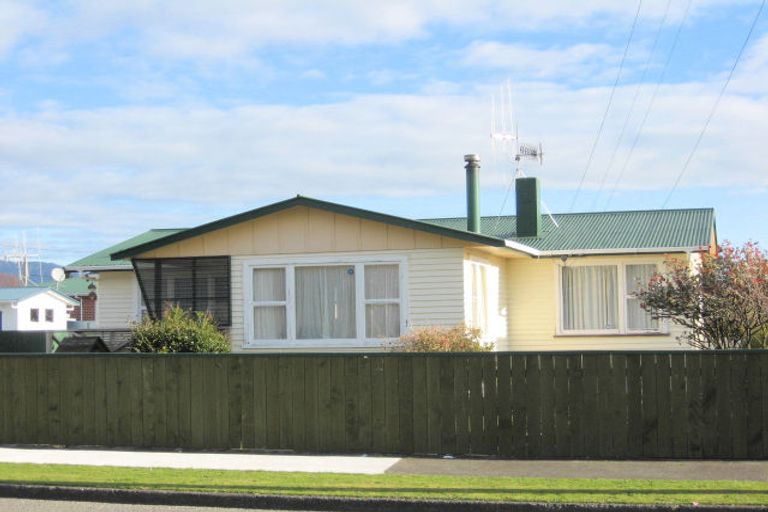 Photo of property in 14 Meadowvale Drive, Levin, 5510