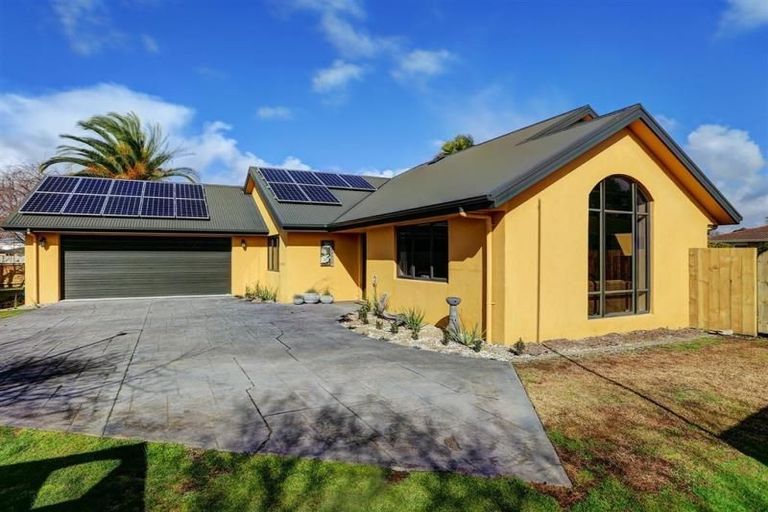 Photo of property in 23 Admiral Crescent, Flagstaff, Hamilton, 3210