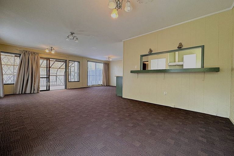 Photo of property in 3 Benita Place, Sunnyvale, Auckland, 0612