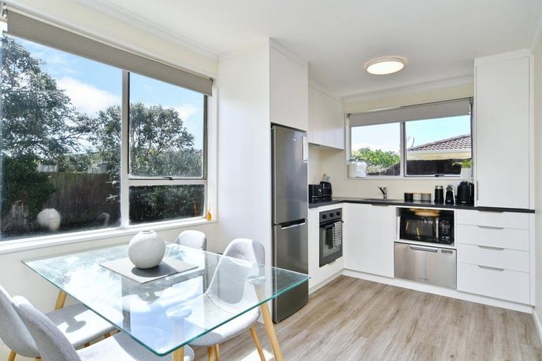 Photo of property in 2/90 Queenspark Drive, Parklands, Christchurch, 8083