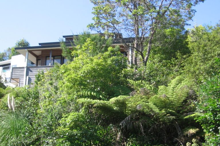 Photo of property in 7 Stitchbird Close, Murrays Bay, Auckland, 0630