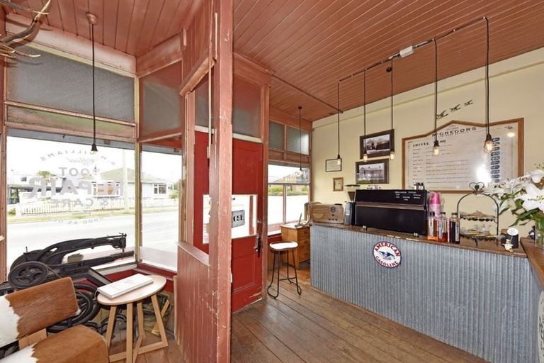 Photo of property in 27 Lincoln Road, Hillmorton, Christchurch, 8024