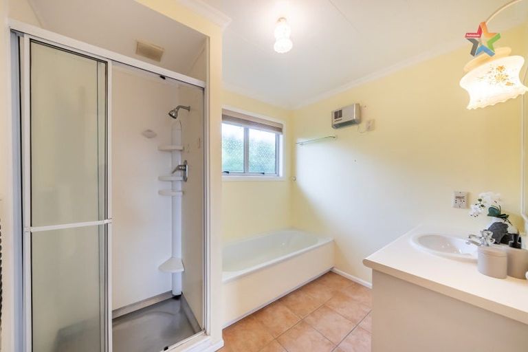 Photo of property in 10 Summit Road, Fairfield, Lower Hutt, 5011