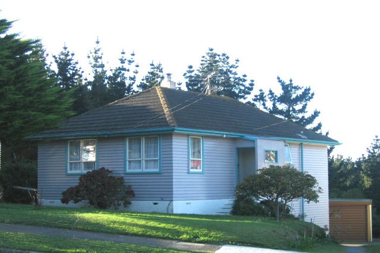 Photo of property in 137 Castor Crescent, Cannons Creek, Porirua, 5024