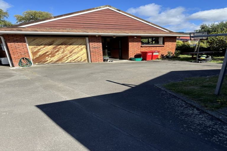 Photo of property in 4b Richmond Street, Wallaceville, Upper Hutt, 5018