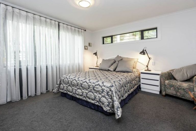 Photo of property in 2/3 Colmar Road, Mellons Bay, Auckland, 2014