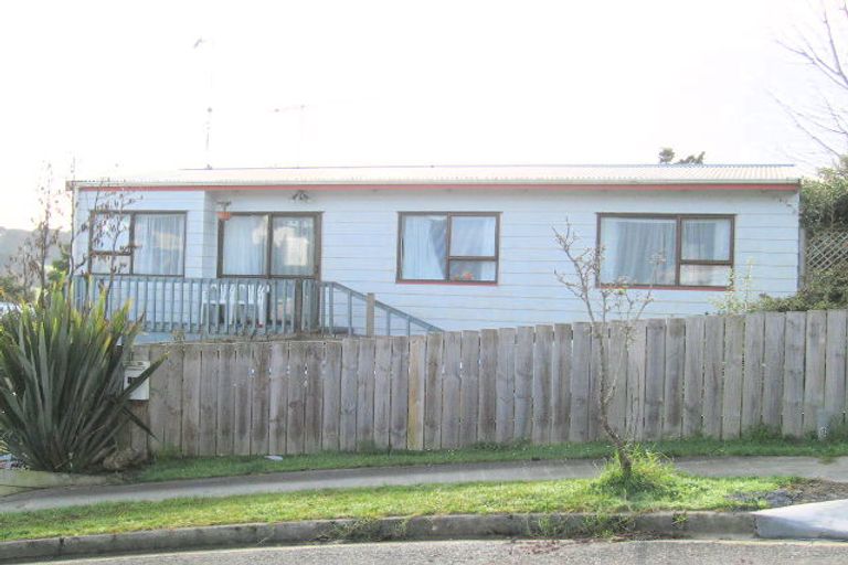 Photo of property in 16 Logan Place, Te Kamo, Whangarei, 0112