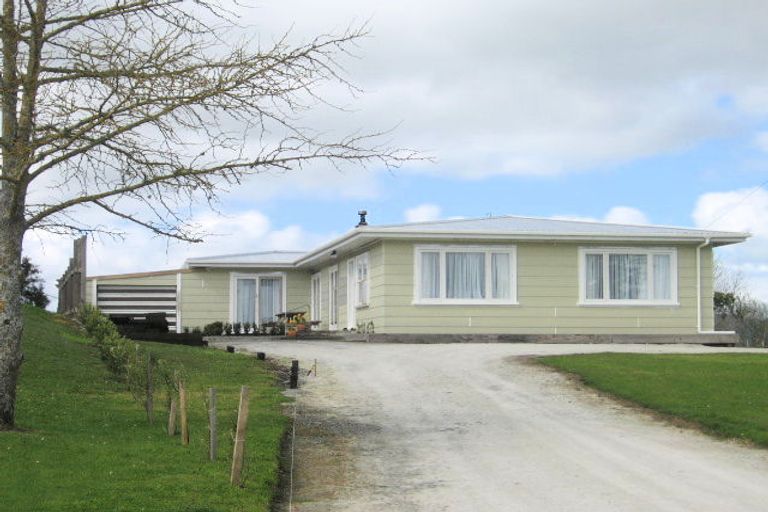 Photo of property in 87 Gorge Road, Maungaturoto, 0520