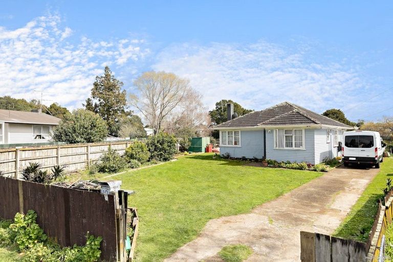 Photo of property in 10 Alamein Place, Pukekohe, 2120